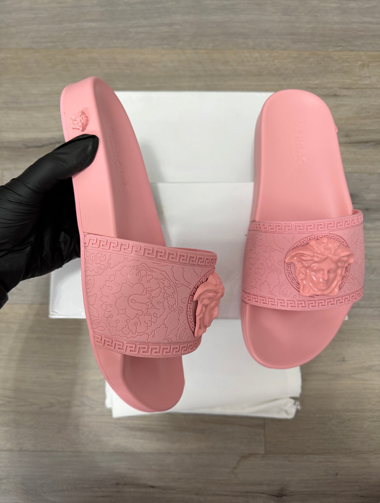 Vershi sandals