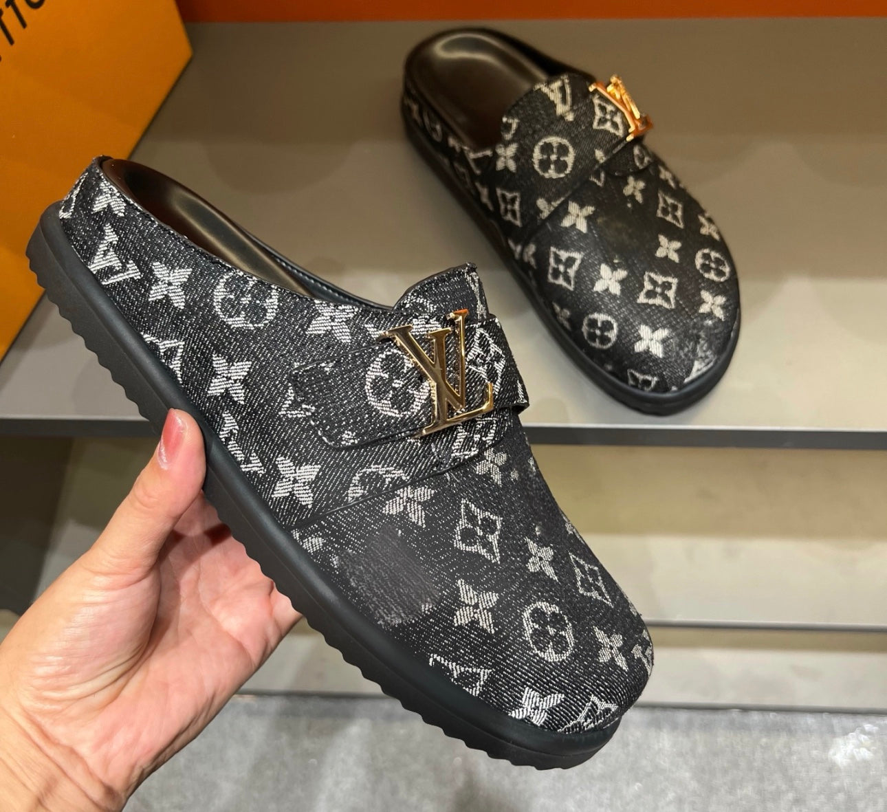 LV slip-on