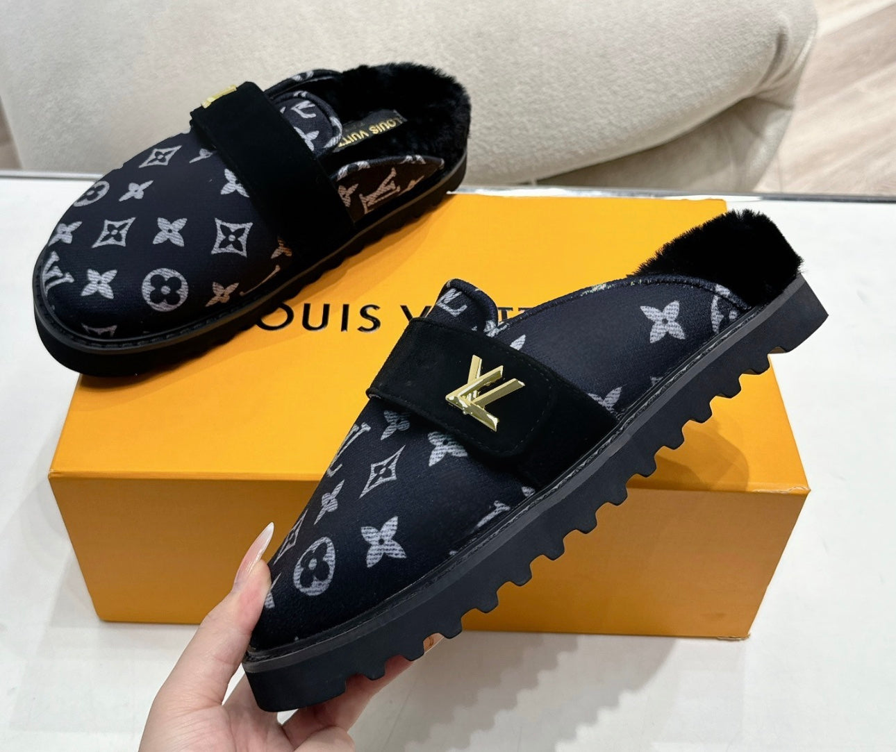 Louie slip-on slides