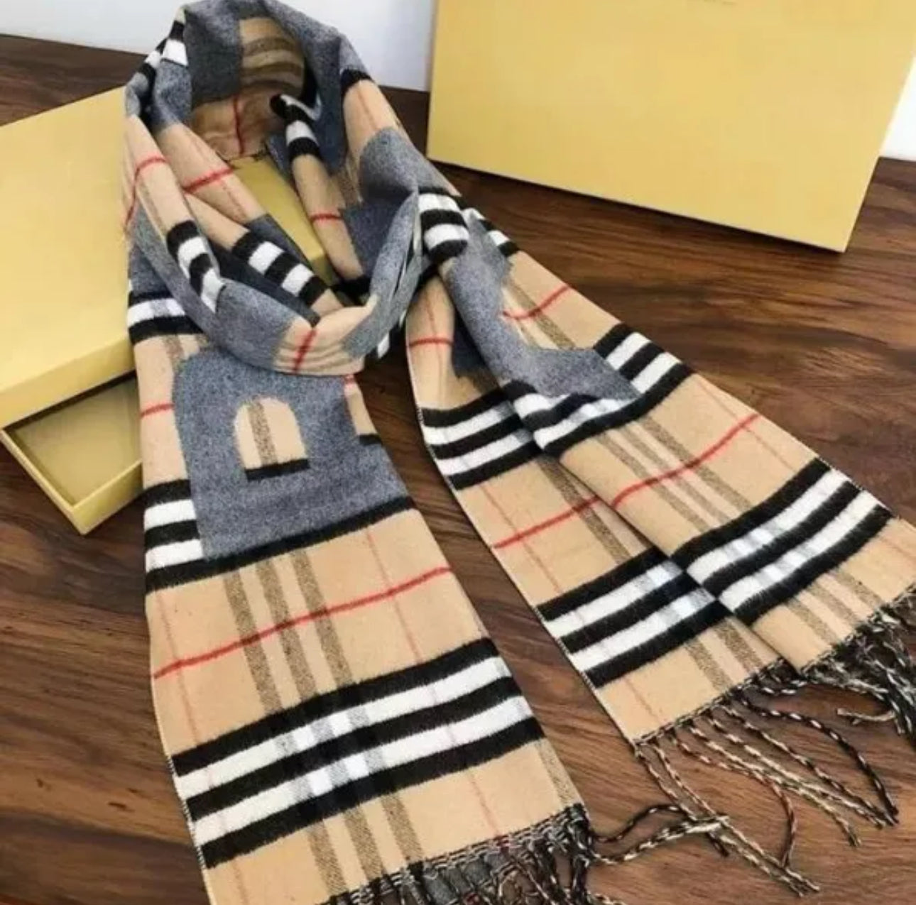 Berry scarf