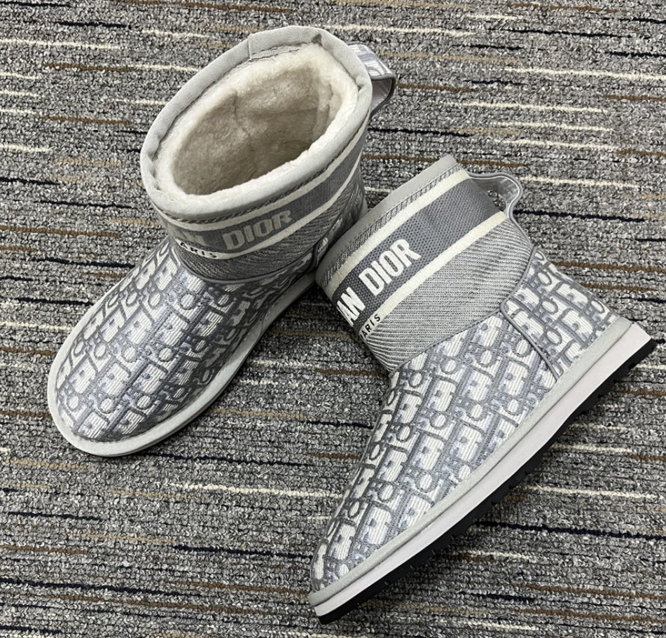 Diorie uggs