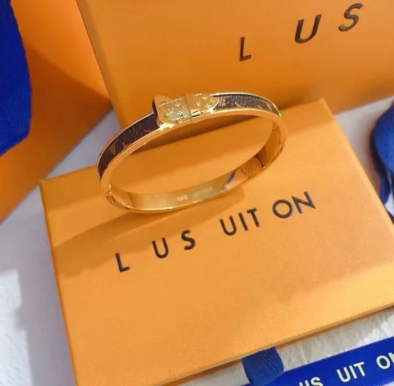 Lv bracelet