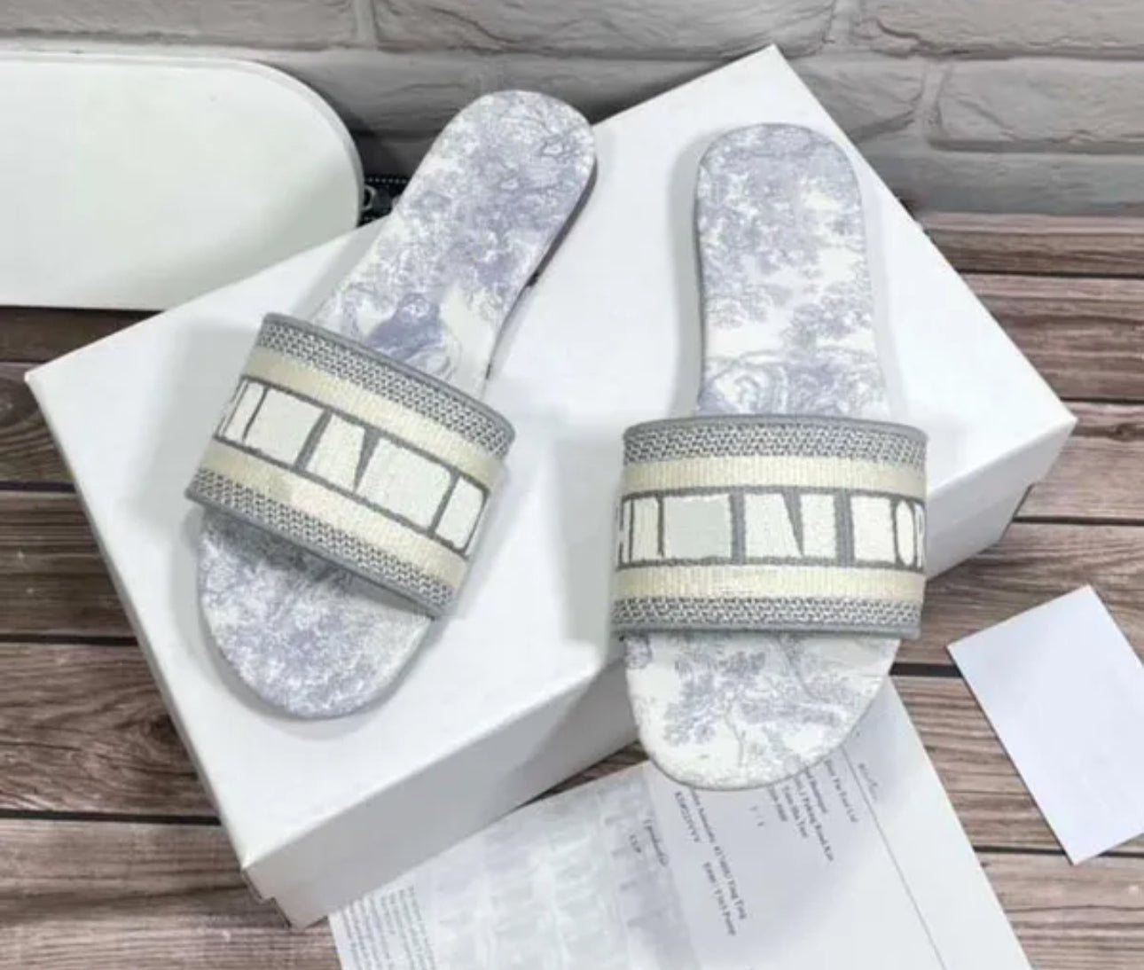 Diorie sandals