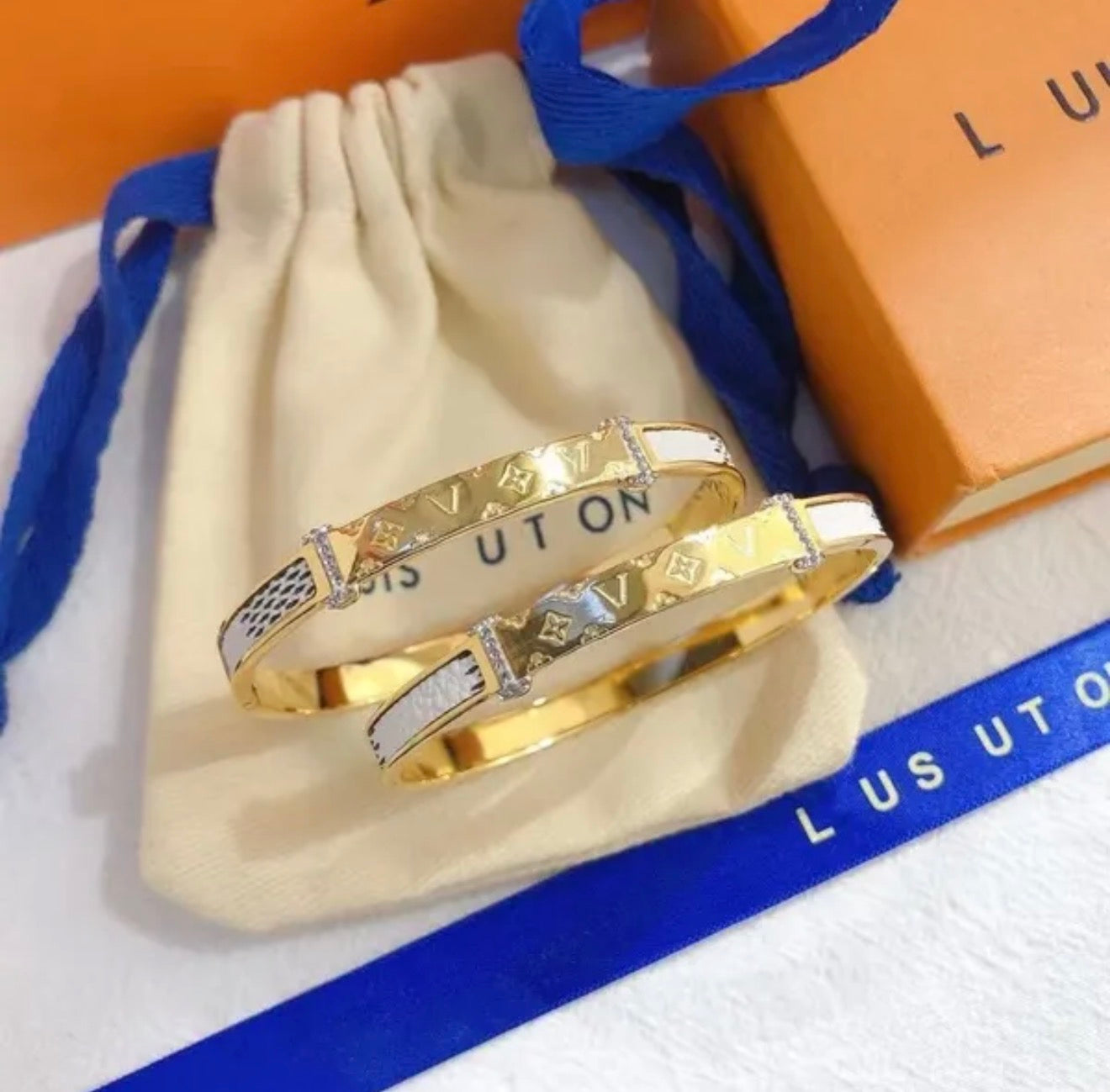 Lv bracelet