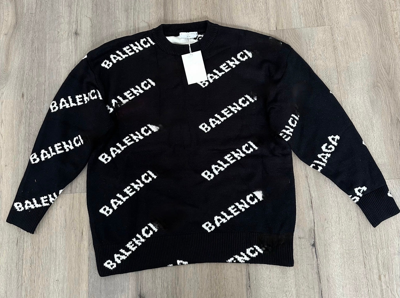 Balenci sweater