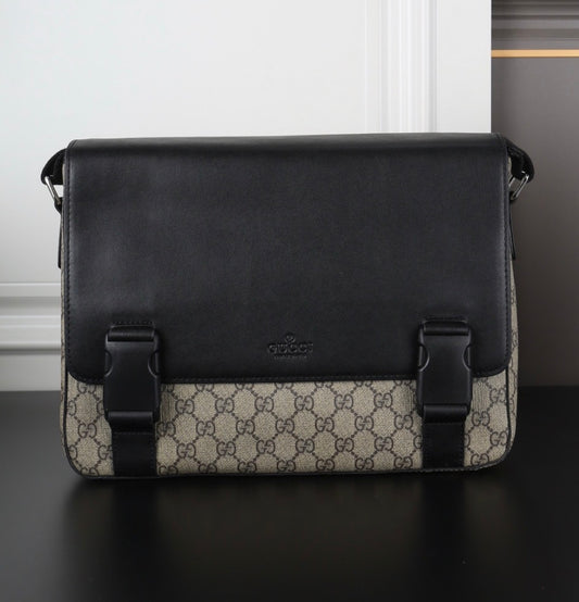 GG purse