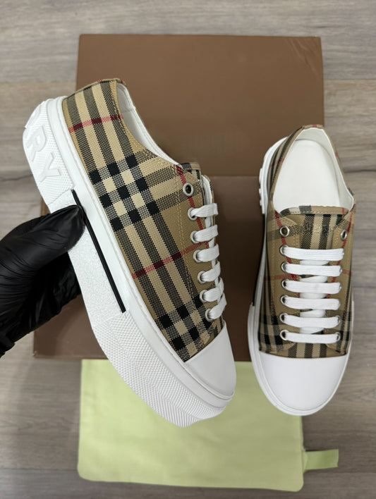 Berry shoes