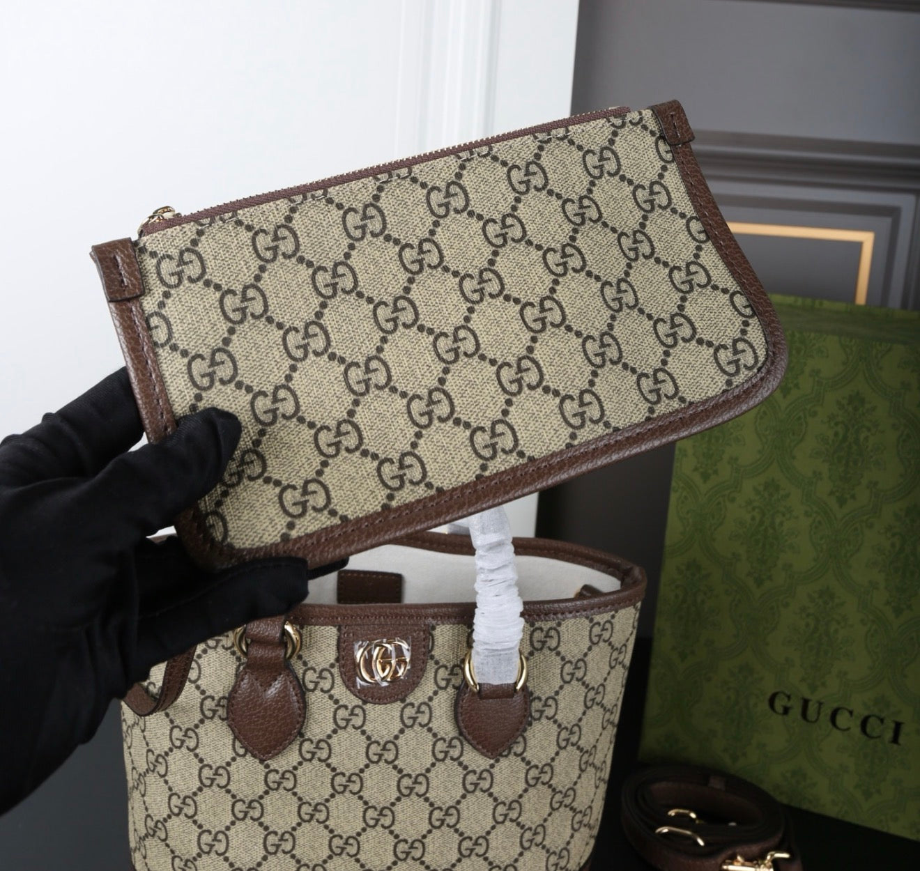 GG purse