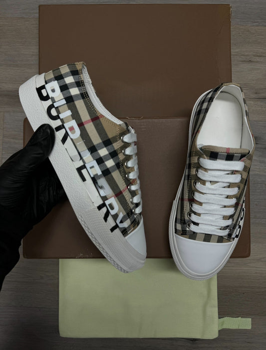 Berry letter shoes
