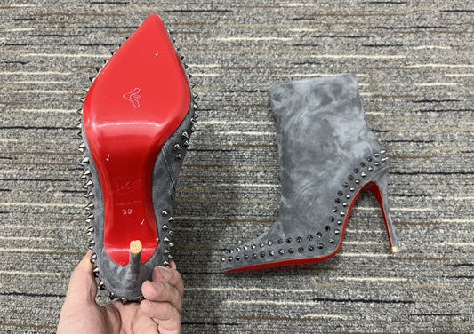 Red bottoms