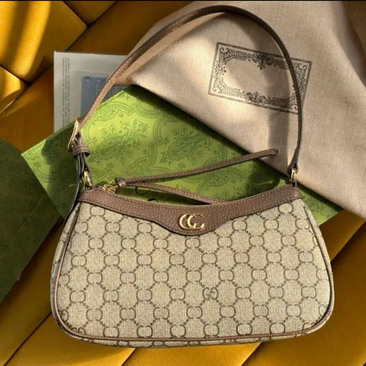 GG purse
