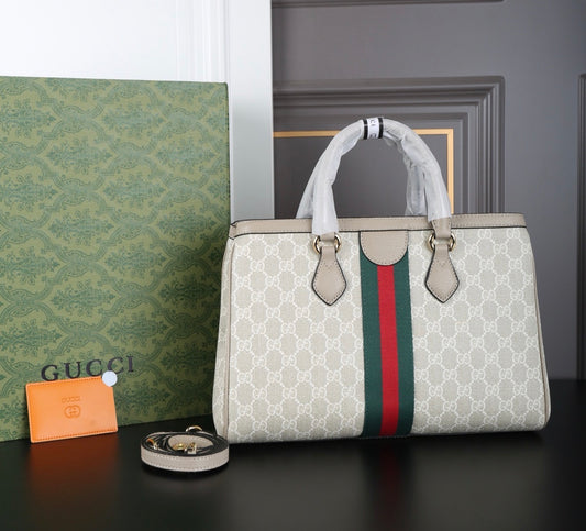GG purse
