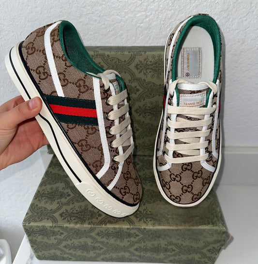GG brown shoes